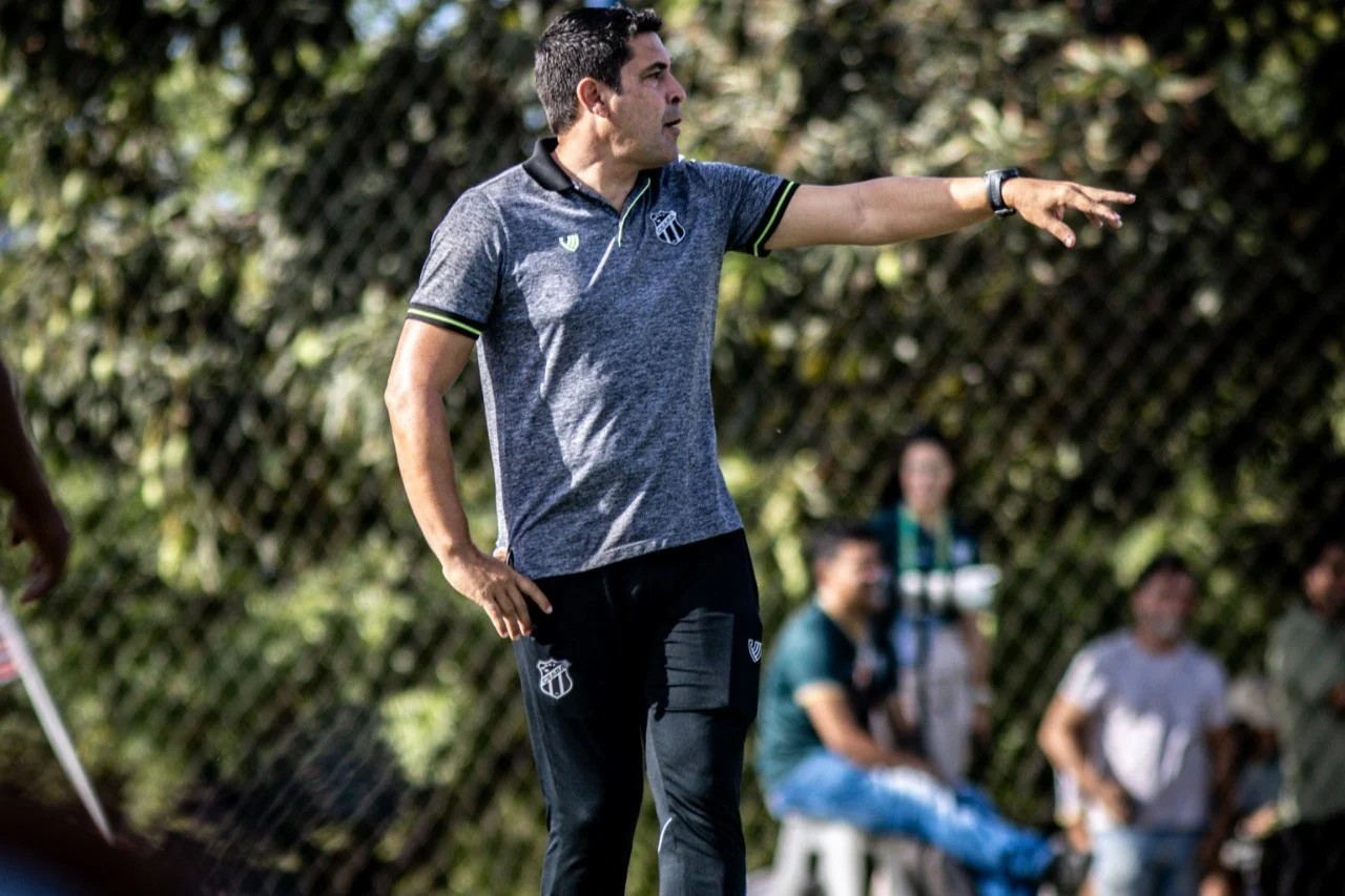 O técnico do Ceará Feminino, Erivelton Viana. (Foto: Gabriel Silva/CSC)