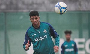 Brandão em treino pelo Corritiba. (Foto: JP Pacheco/CFC)