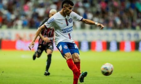 Everton Moraes com a camisa do Bahia. (Foto: Letícia Martins/ECB)