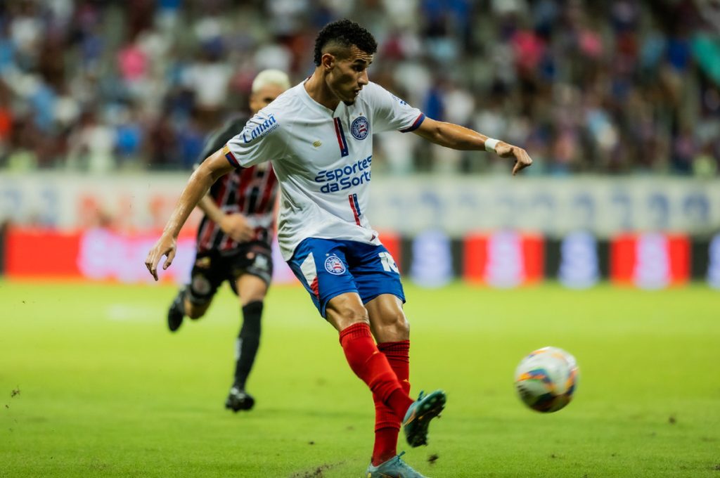 Everton Moraes com a camisa do Bahia. (Foto: Letícia Martins/ECB)