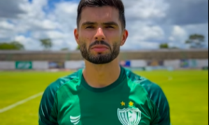 Ézio celebra boa campanha da equipe no Estadual. (Foto: Felipe Morais/Jataiense)