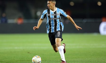 Monsalve marca e é destaque do Grêmio (Foto: Heuler Andrey/Getty Images)