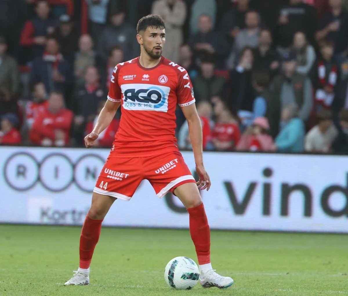 João Silva atuando pelo Kortrijk. (Foto: Reprodução)