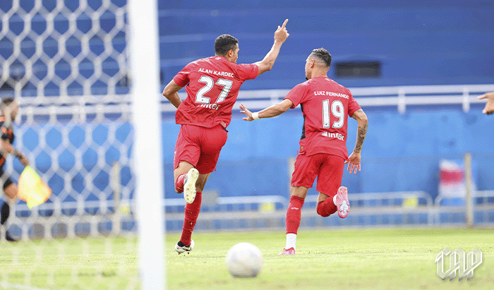 Alan Kardec e Luiz Fernando comemorando o gol marcado (Foto: José Tramontin/athletico.com.br)