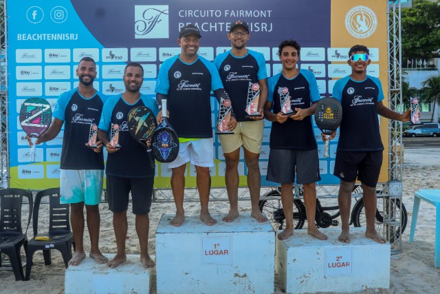 Campeões do Open Masculino no Alto do Pódio (Foto: Vortex Fotografias)