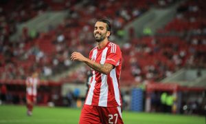 Sérgio Oliveira com a camisa do Olympiakos, da Grécia. (Foto: Reprodução/Instagram)