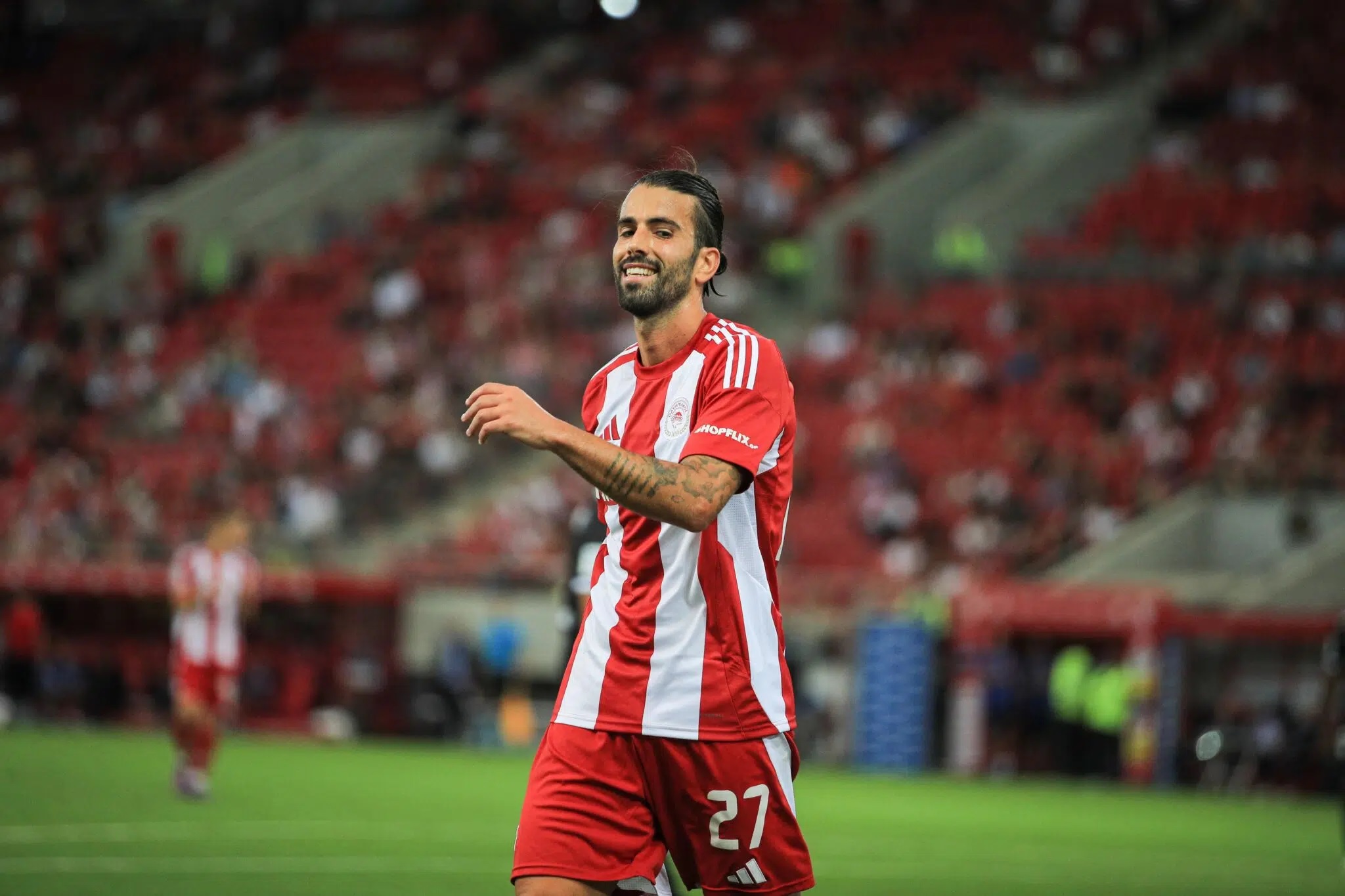 Sérgio Oliveira com a camisa do Olympiakos, da Grécia. (Foto: Reprodução/Instagram)