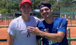 João Fonseca de branco e Thiago Wild de azul (Foto: Reprodução Instagram Thiago Wild)