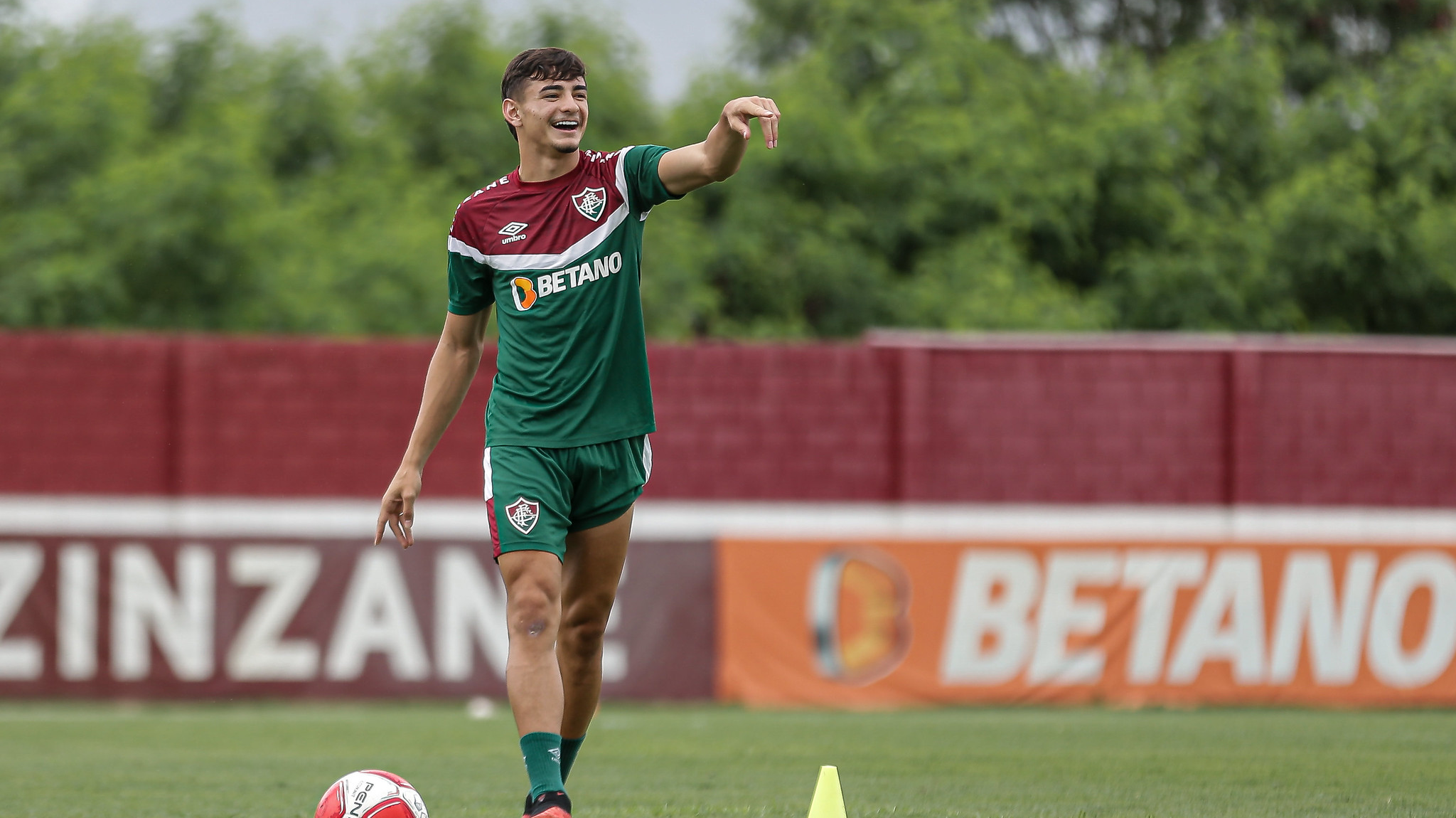 Felipe Andrade em treino do Fluminense (Foto: Lucas Merçon/FFC)