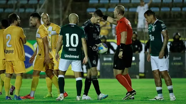 (Foto: Rosiron Rodrigues / Goiás E.C.)