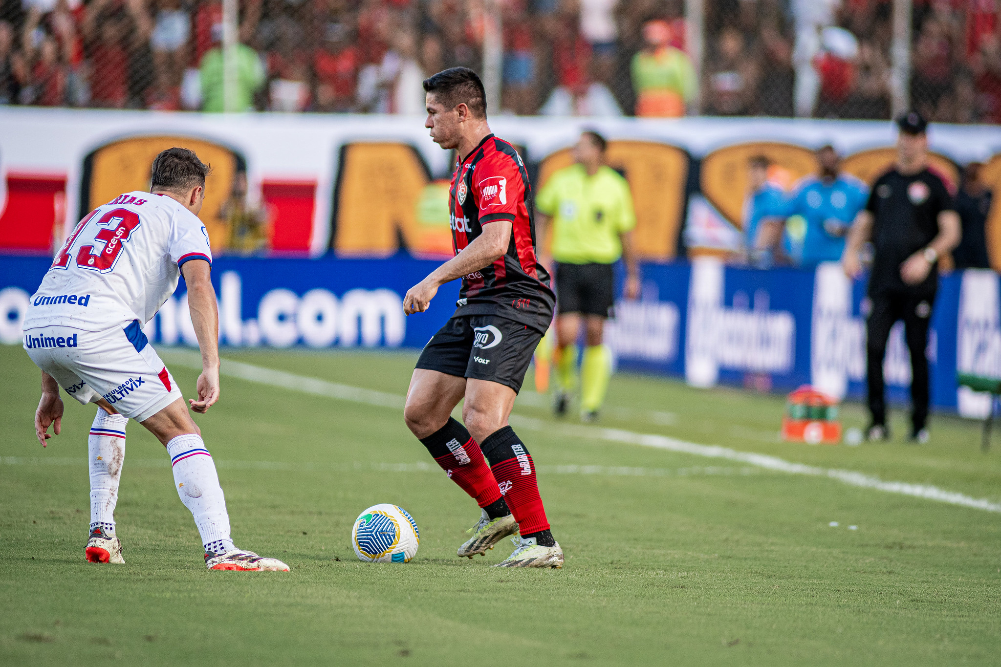 Vitória e Bahia em ação. (Foto: Victor Ferreira/ECV)