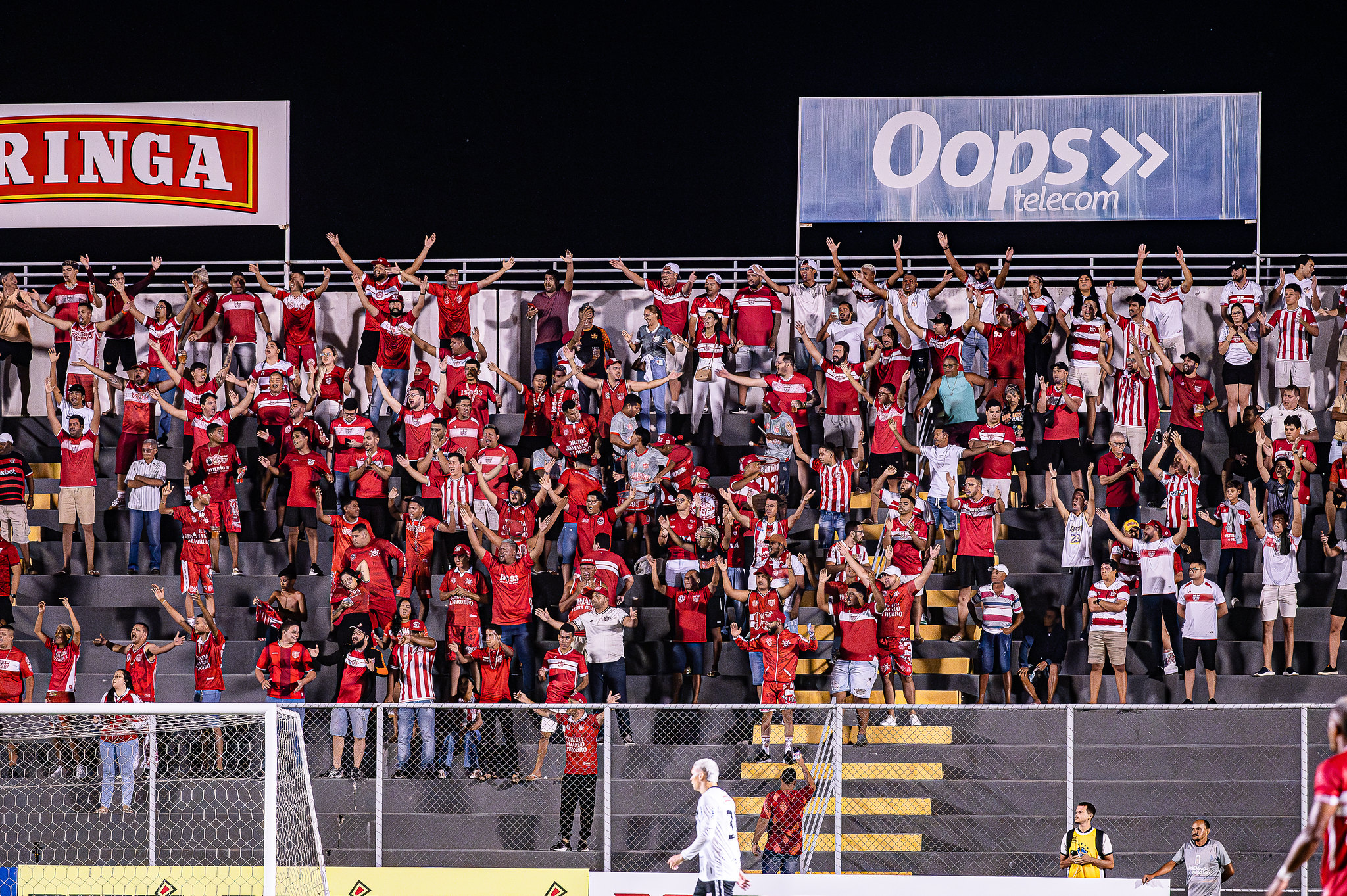 Torcida do CRB no Coaracy. (Foto: Francisco Cedrim/CRB)