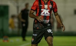 Caio Vinícius em atuação pelo Vitória. (Foto: Victor Ferreira/ECV)