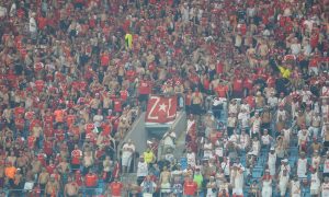 Torcida do Inter na Arena do Grêmio. (Foto: Ricardo Duarte/SCI)