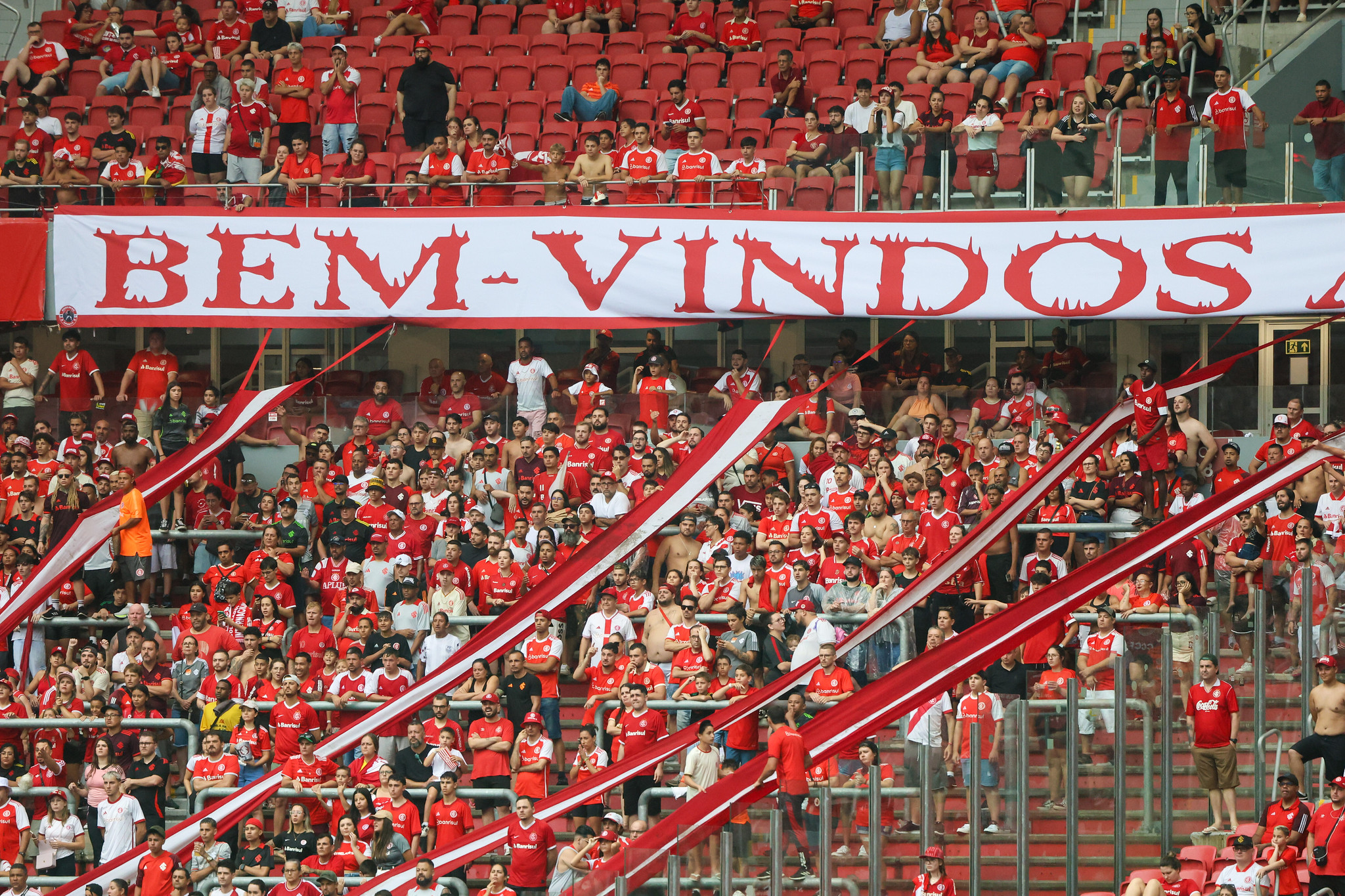 Torcida do Inter no Beira-Rio. (Foto: Ricardo Duarte/SCI)