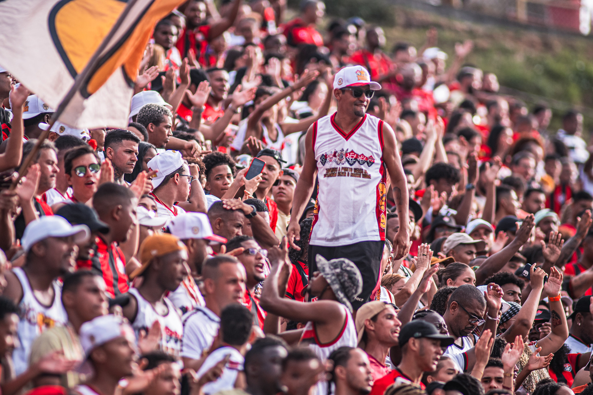 Torcida do Vitória no Barradão. (Foto: Victor Ferreira/ECV)