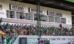 Torcida da Chapecoense presente no Estádio Josué Annoni. (Foto: Tiago Meneghini/ACF)