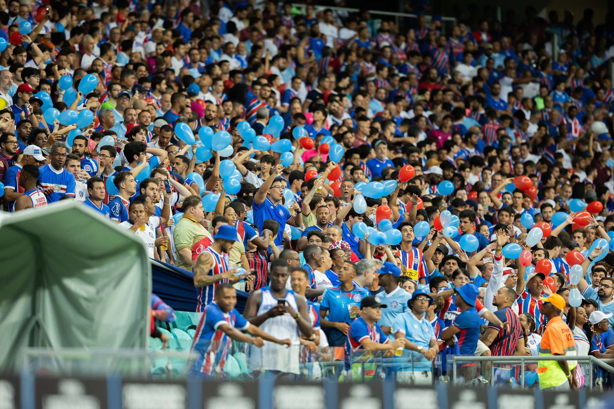 Torcida do Bahia na Casa de Apostas Arena Fonte Nova. (Foto: Letícia Martins/ECB)