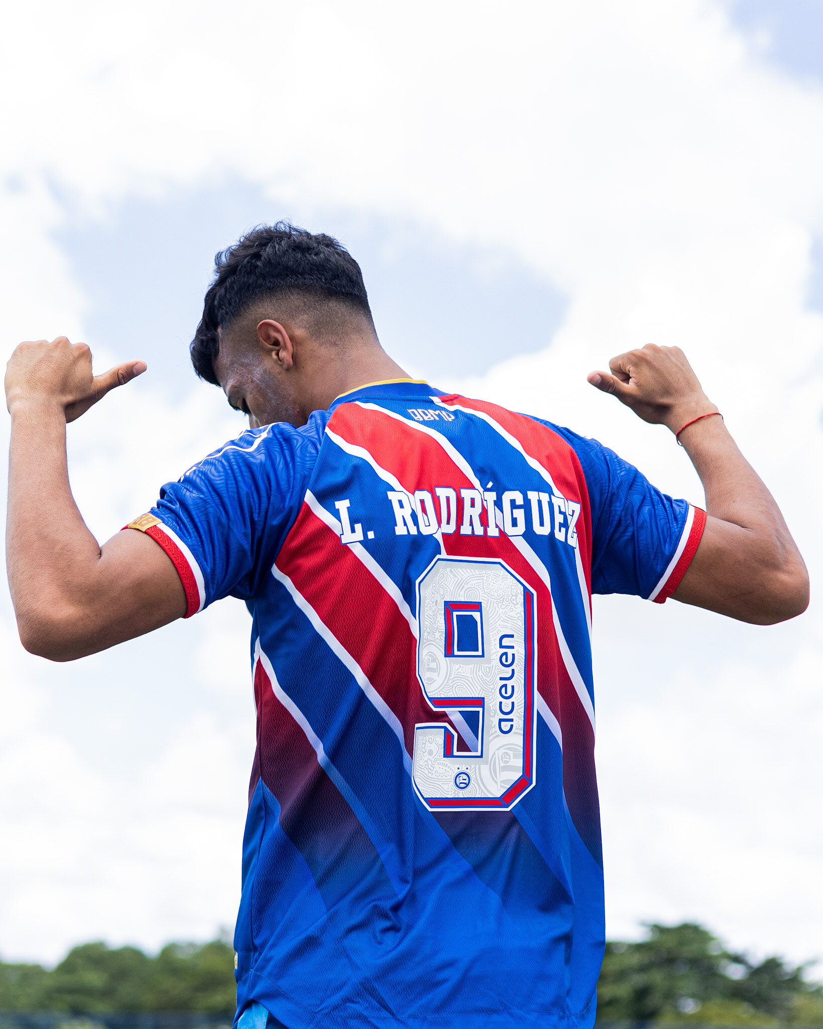 Lucho Rodríguez com a camisa 9 do Bahia. (Foto: Letícia Martins/ECB)