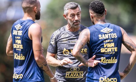 Pedro Caixinha, Guilherme e Neymar (Foto: Raul Baretta/ Santos FC)