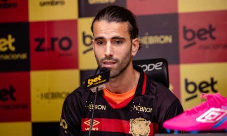 Sérgio Oliveira em apresentação pelo Sport. (Foto: Paulo Paiva/SCR)