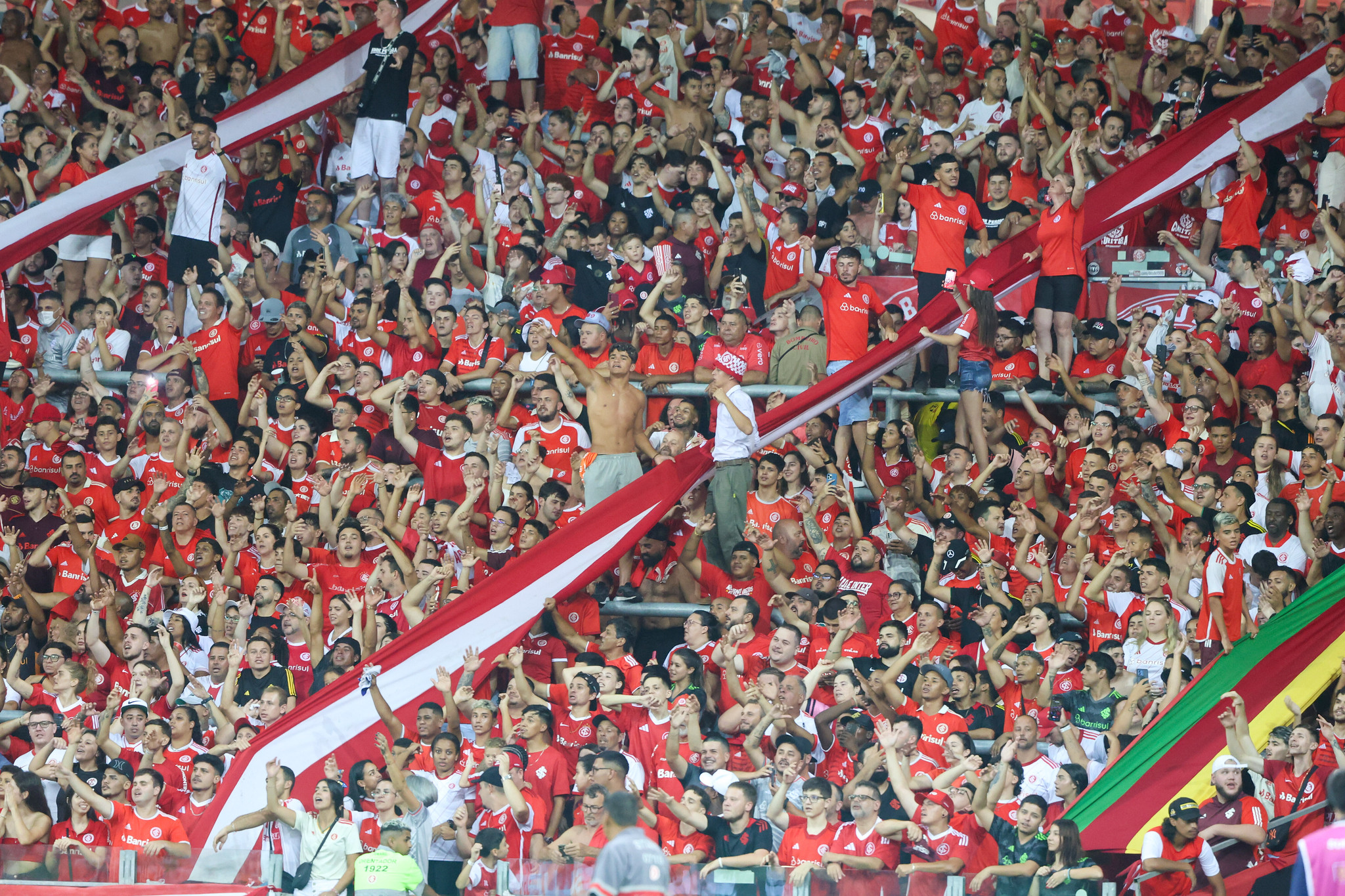 Torcida do Inter no Beira-Rio. (Foto: Ricardo Duarte/SCI)