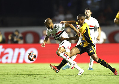 São Paulo passa pelo Novorizontino (Photo by Miguel Shincariol)