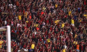 Torcida do Sport presenta na Ilha do Retiro. (Foto: Paulo Paiva/SCR)