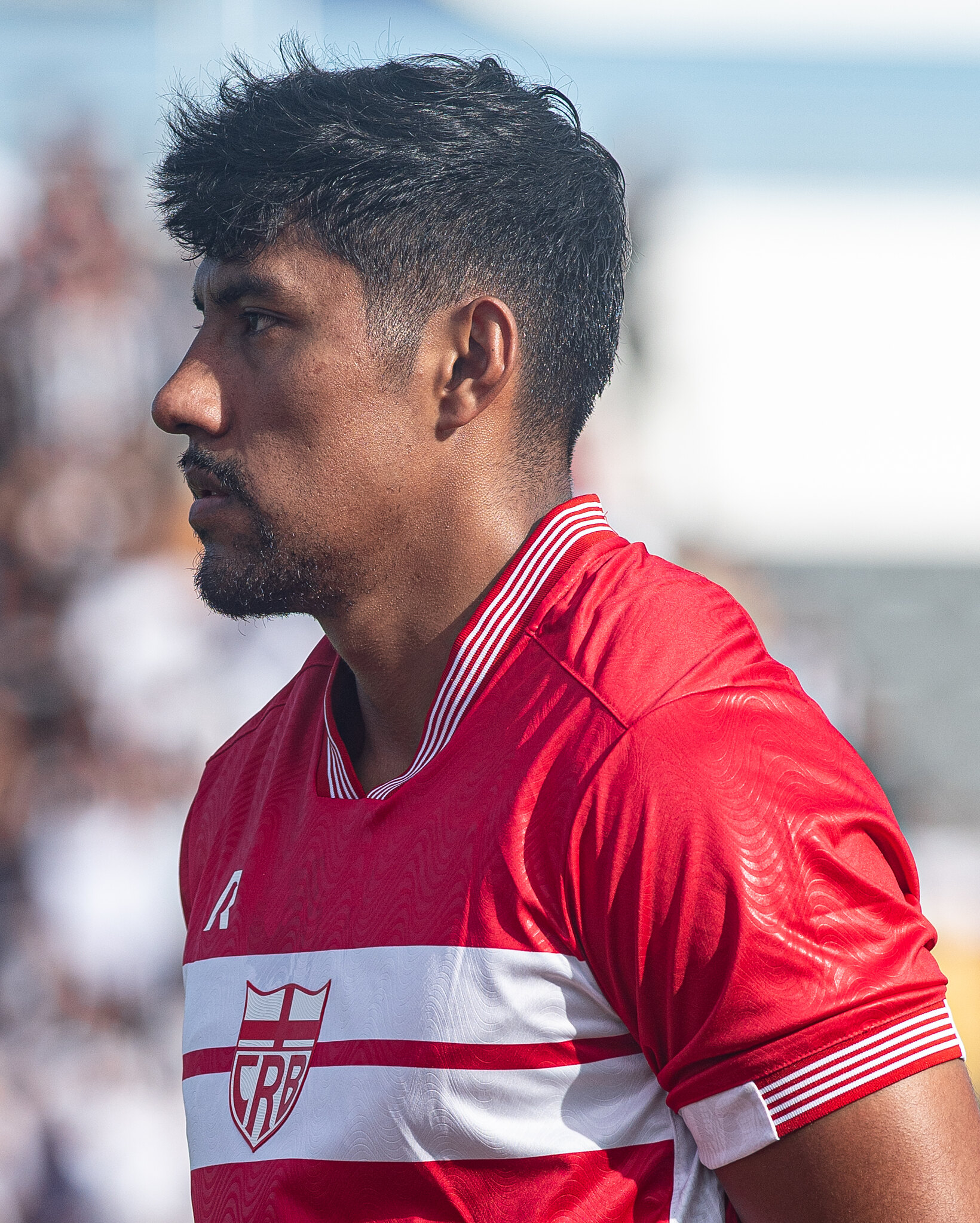 Luís Segovia com a camisa do CRB. (Foto: Reprodução/CRB)