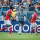 Grêmio e Inter em ação pelo Gre-Nal 445. (Foto: Lucas Uebel/GFBPA)