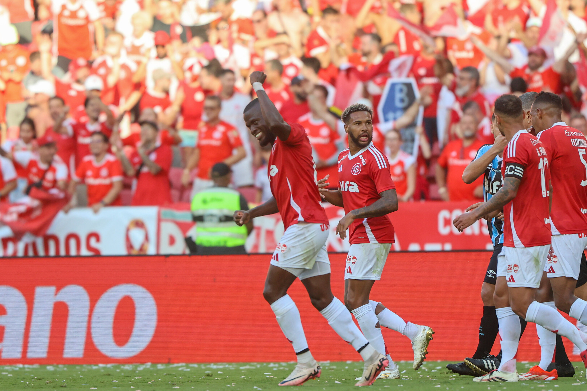 Enner Valencia comemora gol pelo Inter. (Foto: Ricardo Duarte/SCI)