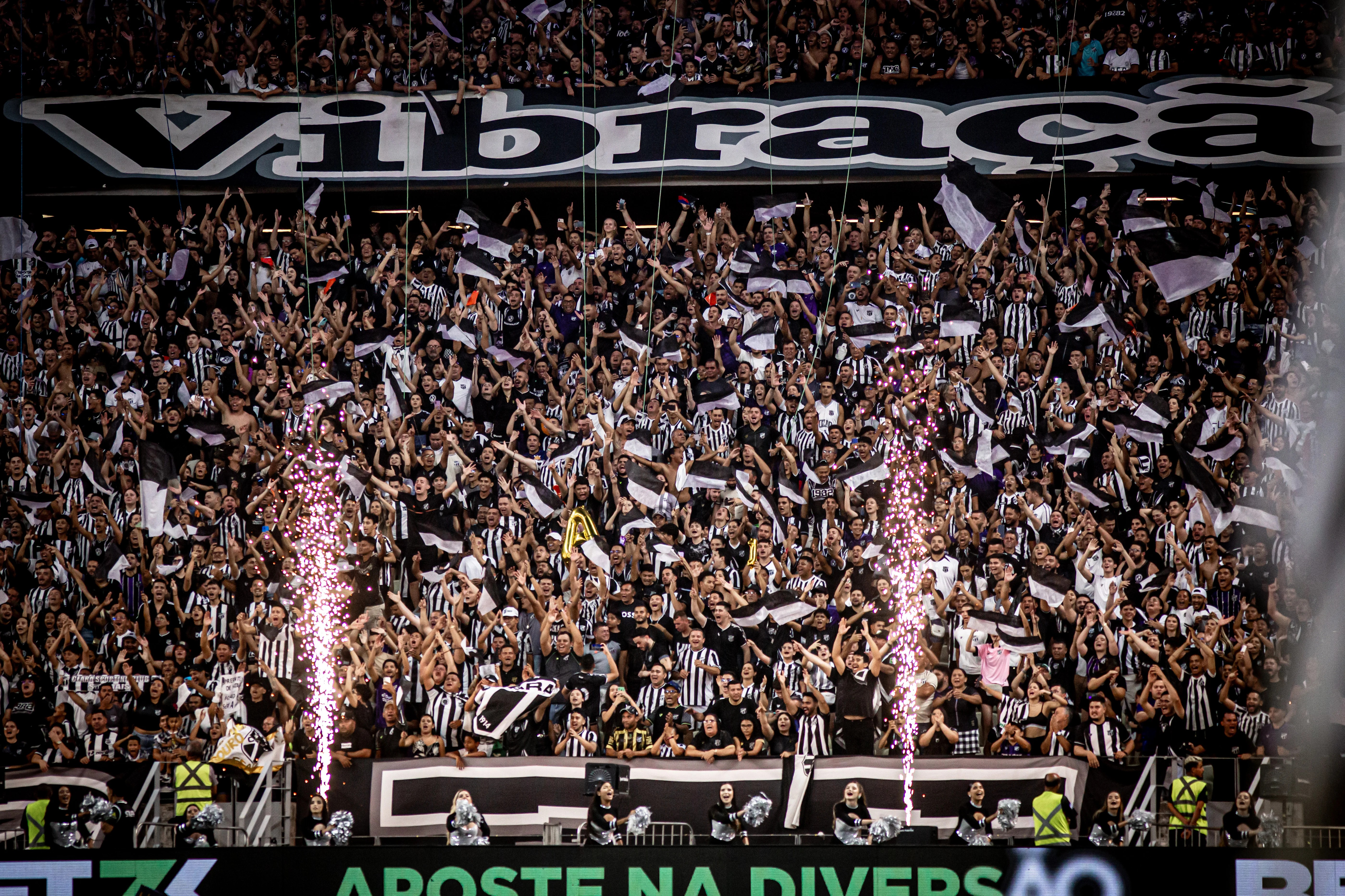 Torcida do Ceará na Arena Castelão. (Foto: Gabriel Silva/CSC)