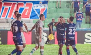 Elenco do Fortaleza celebra gol marcado. (Foto: Mateus Lotif/FEC)