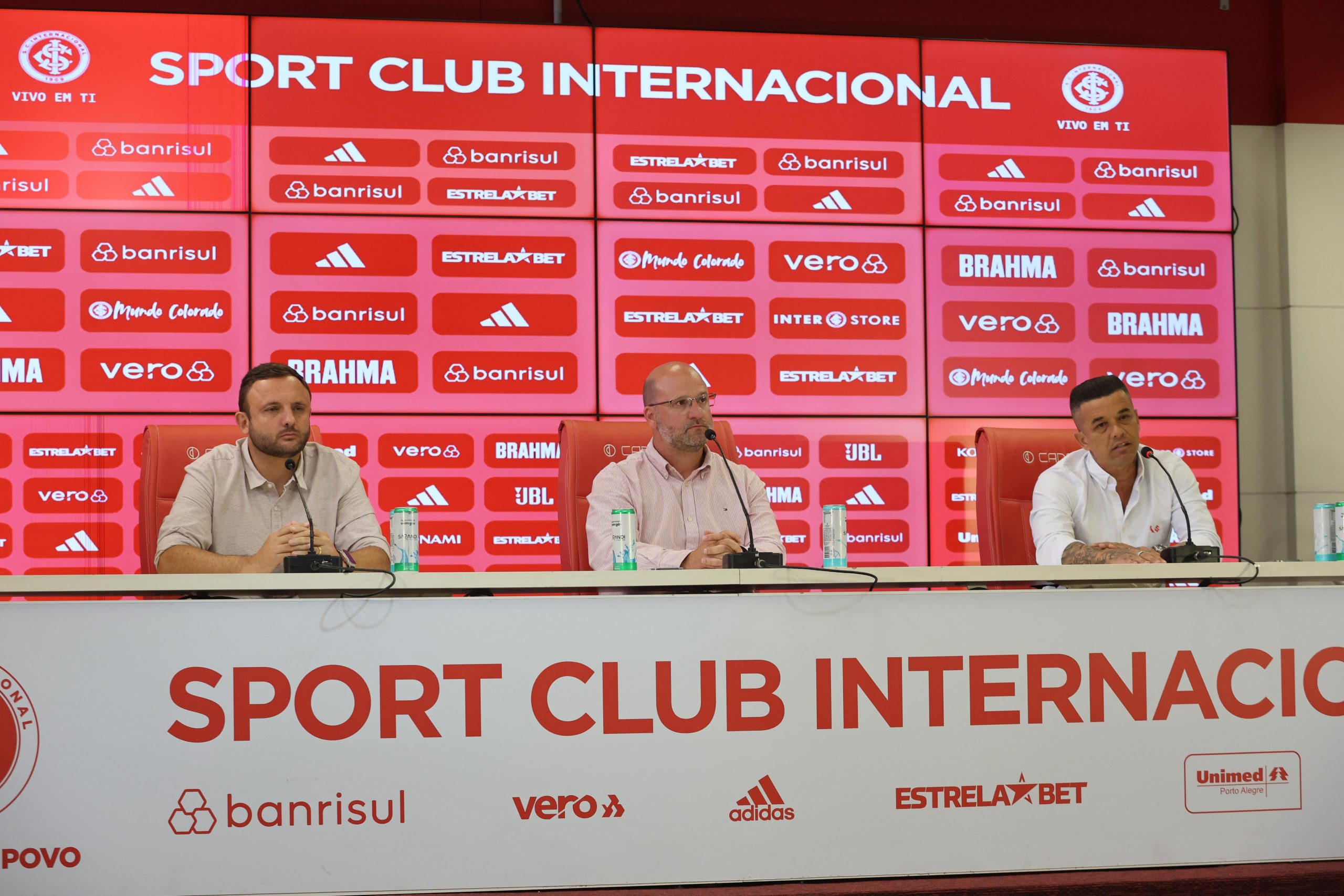 A diretoria do Inter em coletiva. (Foto: Reprodução/SCI)