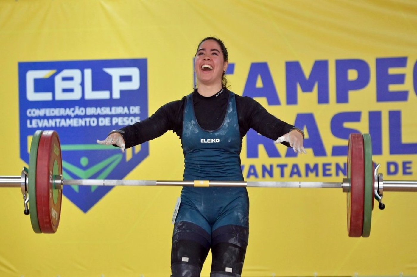 Stephany de Assis atleta levantameto de peso