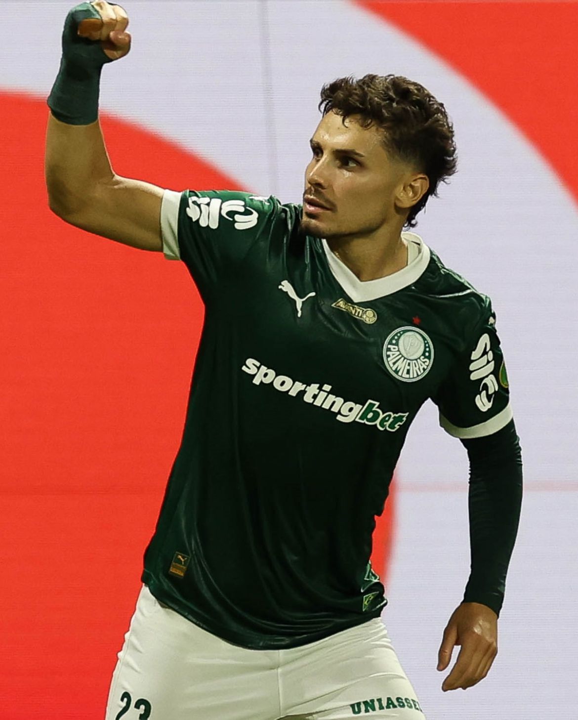 Raphael Veiga marca de pênalti contra o Tricolor – (Reprodução: Cesar Greco/Palmeiras)