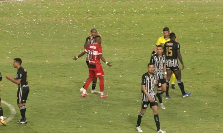 Lance inusitado entre CRB e ASA. (Foto: Reprodução/NN Play)