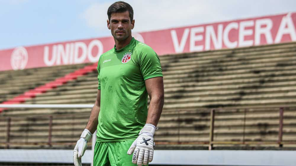 Goleiro Victor Brasil