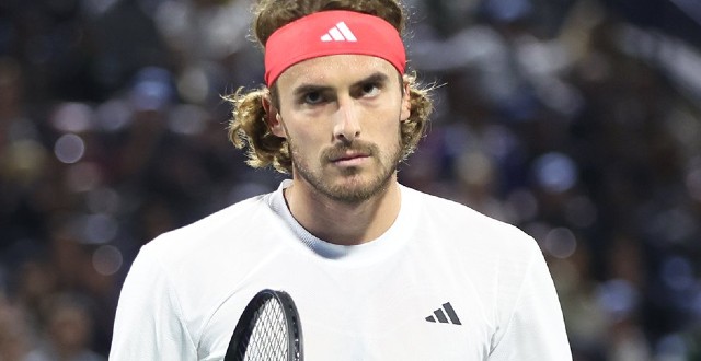 Tsitsipas vibra durante a final de Dubai (Foto: Dubai Duty Free Open)