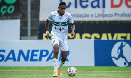 Rodrigo Gelado em atuação pelo Coritiba. (Foto: Reprodução/CFC)