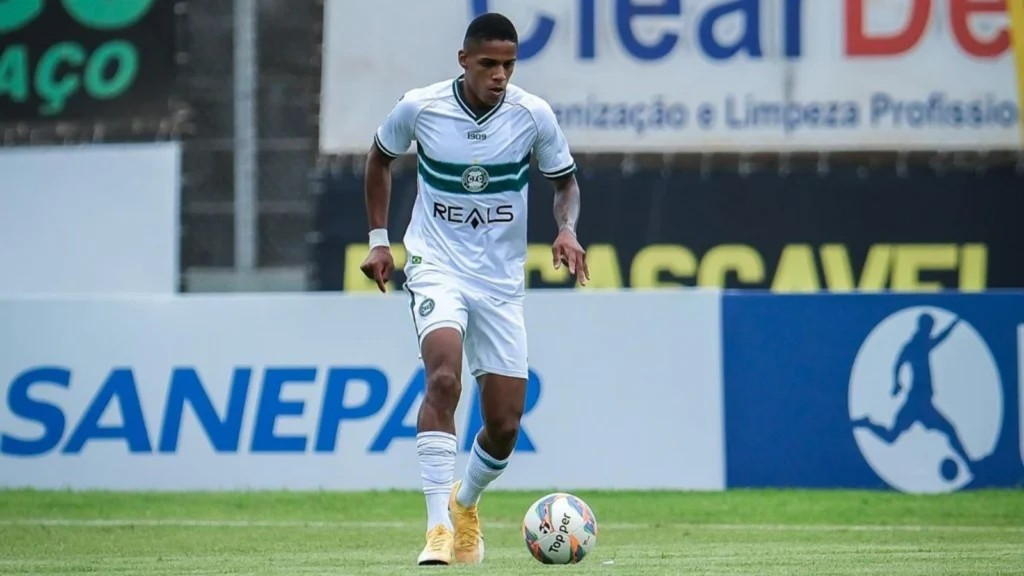 Rodrigo Gelado em atuação pelo Coritiba. (Foto: Reprodução/CFC)